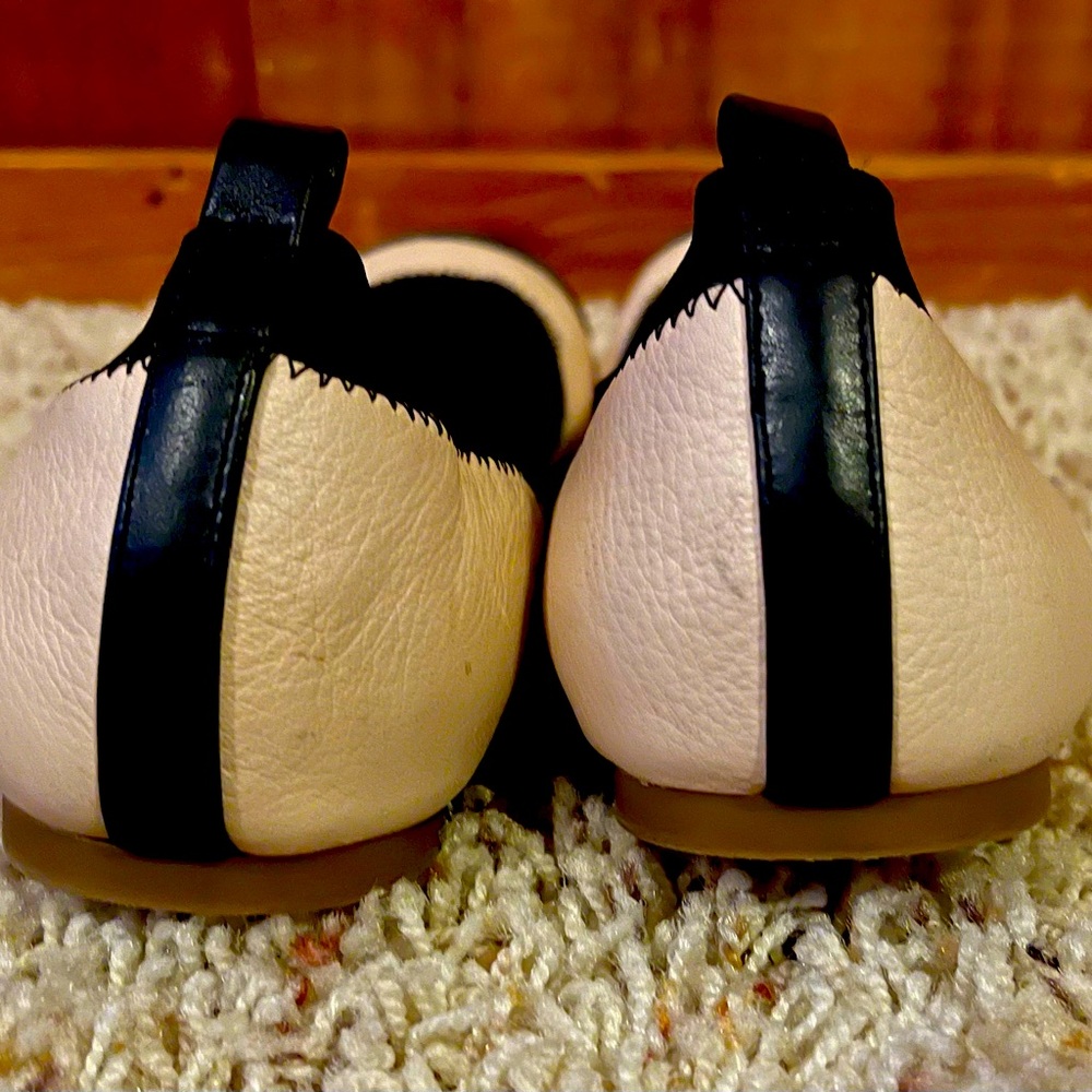 Banana Republic Leather flats